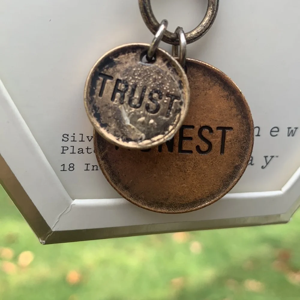 🗝️ Trust + Honest Necklace 🗝️ - Picture 3 of 5